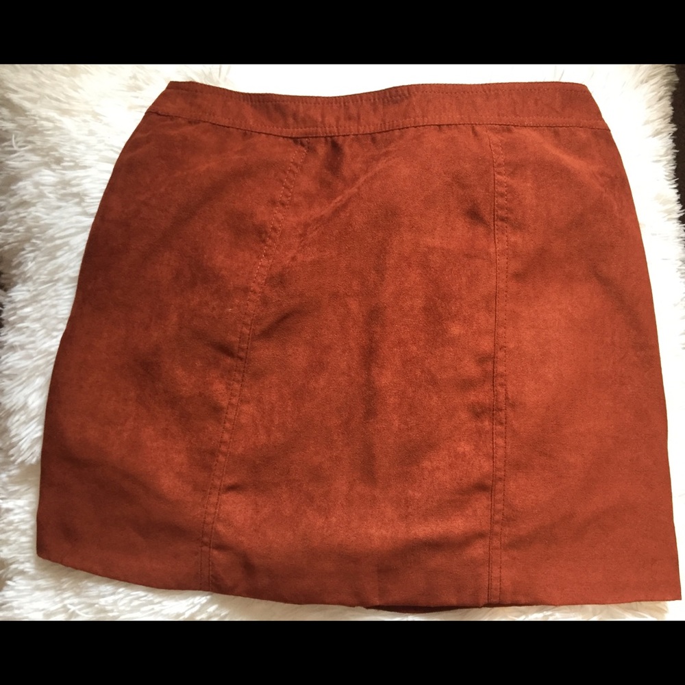 Cute button up skirt - Picture 2 of 3